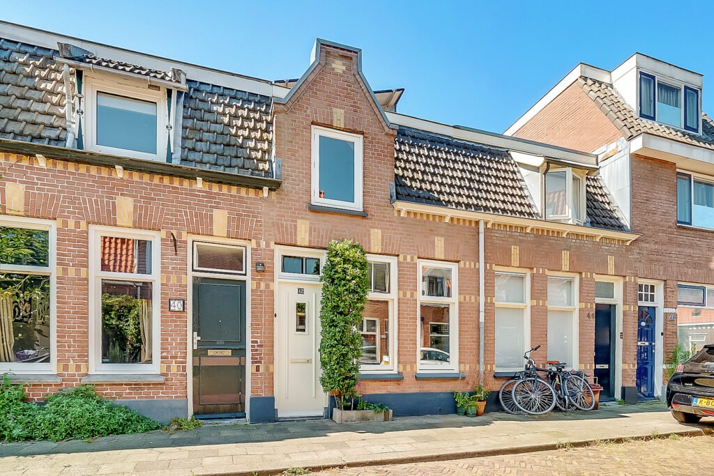 Foto 1 van 