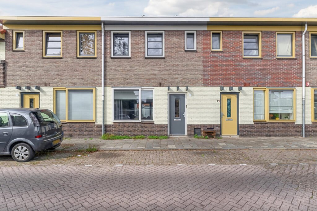 Foto 1 van 
