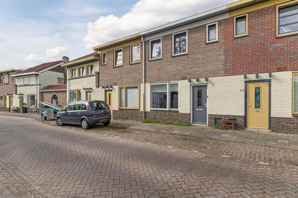 Foto 2 van 